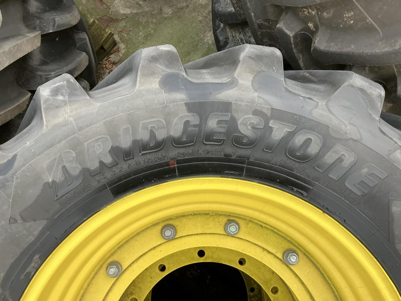 Bridgestone 600/65R34 - Pneu pour Machine agricole: photos 5 Bridgestone 600/65R34 - Pneu pour Machine agricole: photos 5