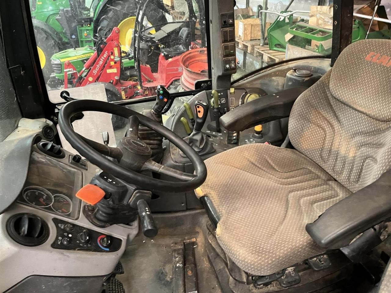 CLAAS Arion 420 - Tracteur agricole: photos 4 CLAAS Arion 420 - Tracteur agricole: photos 4