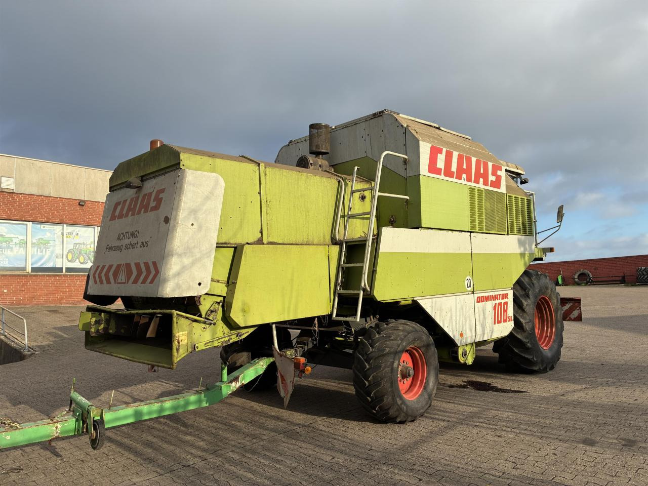 CLAAS DO 108 SL Maxi 3D - Moissonneuse-batteuse: photos 4 CLAAS DO 108 SL Maxi 3D - Moissonneuse-batteuse: photos 4