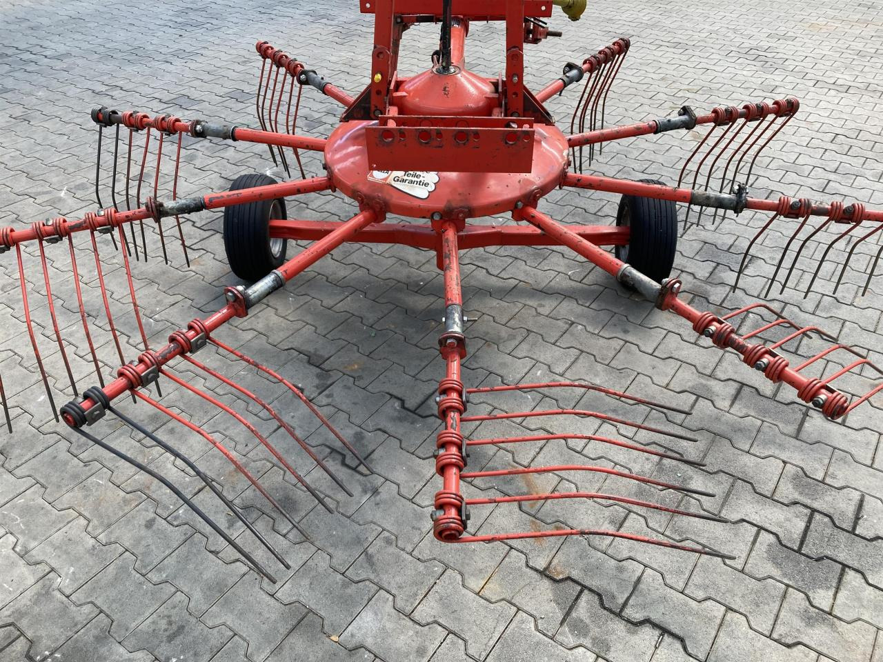 Fella TS 335 DN - Faneuse: photos 4 Fella TS 335 DN - Faneuse: photos 4