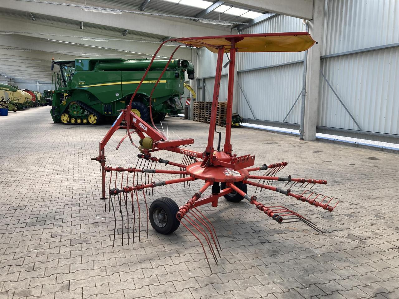 Fella TS 335 DN - Faneuse: photos 3 Fella TS 335 DN - Faneuse: photos 3