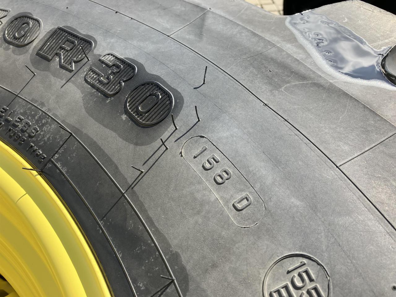 Firestone 600/70R30 - Pneu pour Machine agricole: photos 4 Firestone 600/70R30 - Pneu pour Machine agricole: photos 4