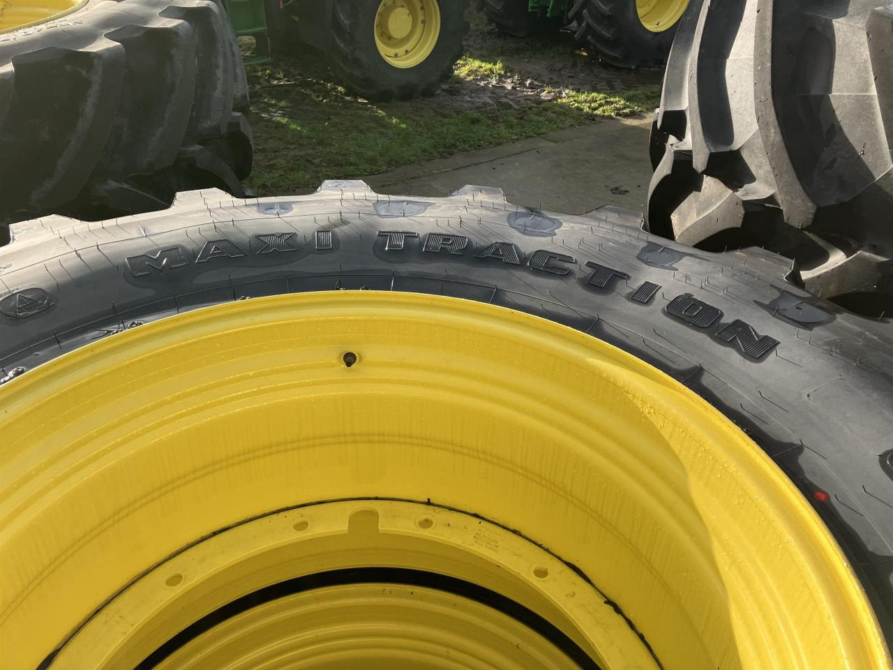 Firestone 650/85R38 - Pneu pour Machine agricole: photos 3 Firestone 650/85R38 - Pneu pour Machine agricole: photos 3