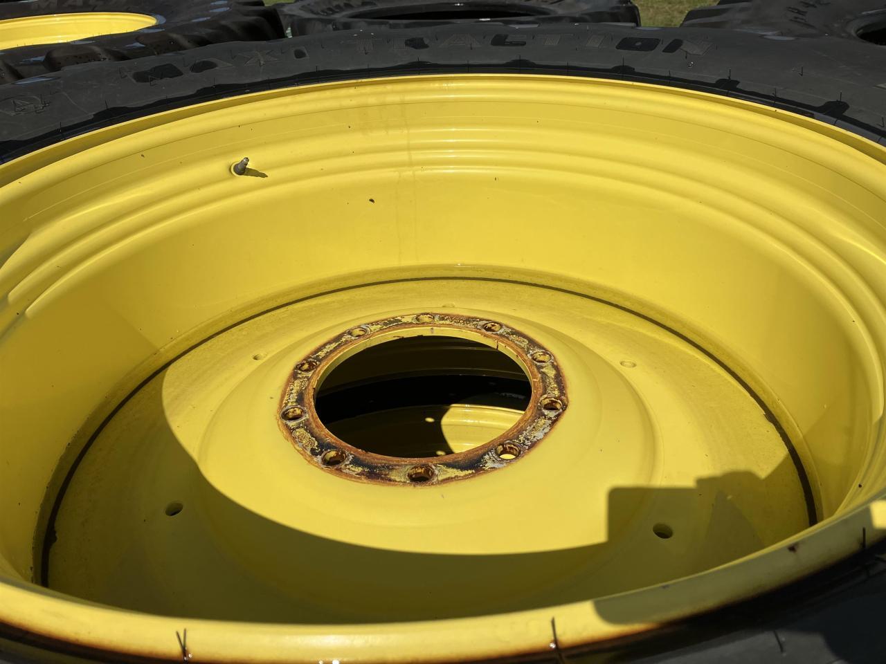 Firestone 710/70R42 - Pneu pour Machine agricole: photos 4 Firestone 710/70R42 - Pneu pour Machine agricole: photos 4
