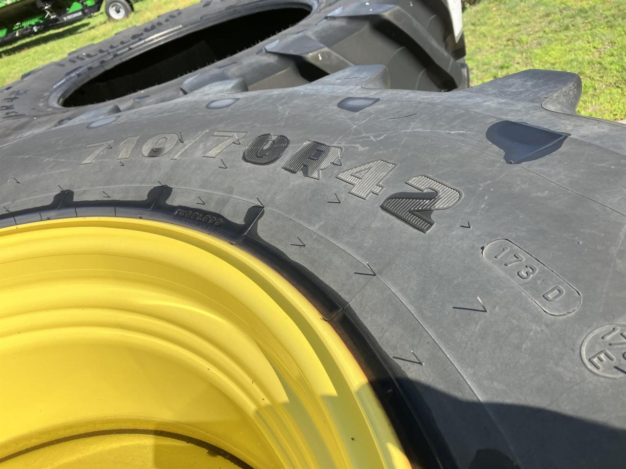 Firestone 710/70R42 - Pneu pour Machine agricole: photos 3 Firestone 710/70R42 - Pneu pour Machine agricole: photos 3