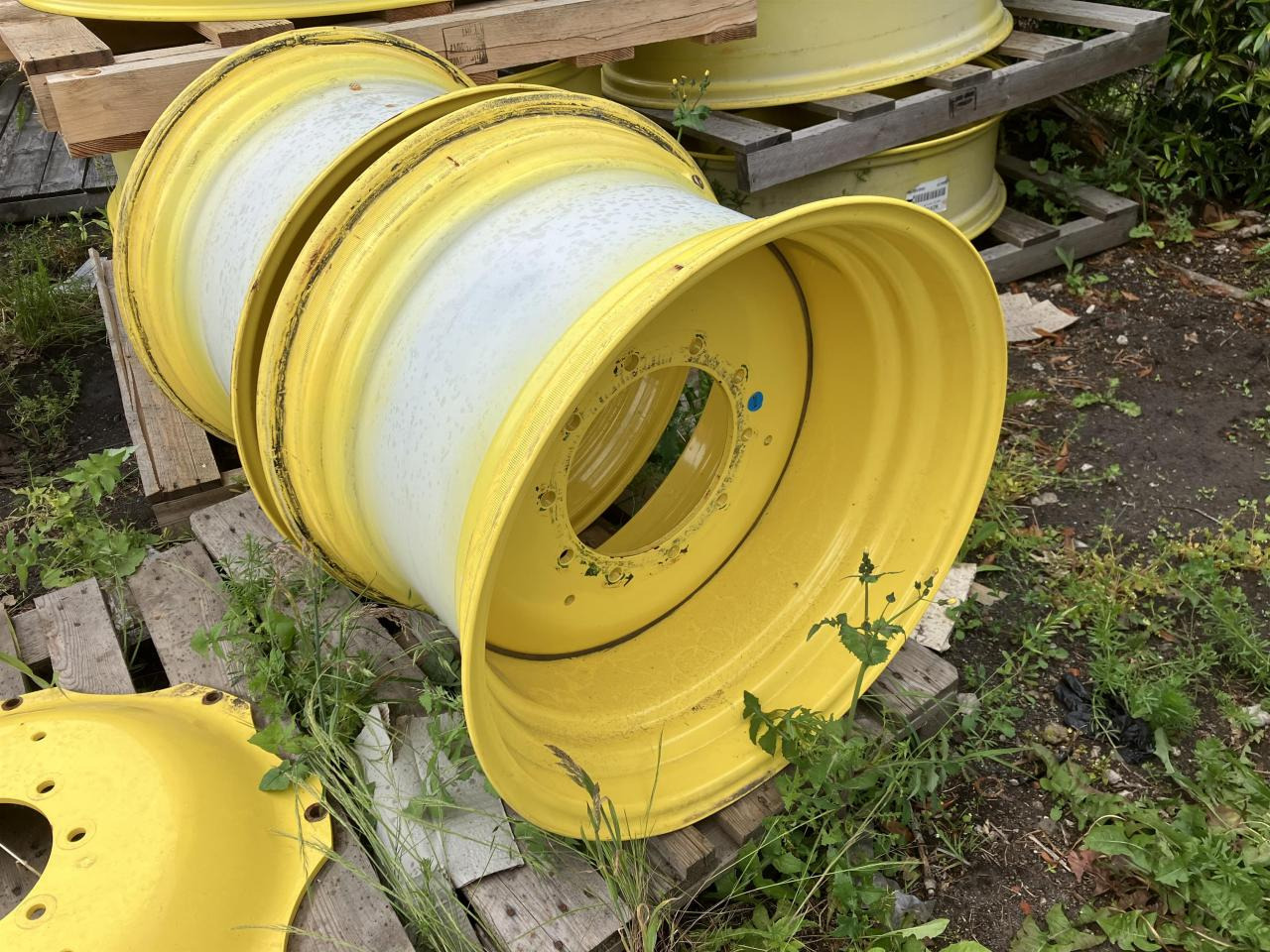 John Deere 20x30 - Pneu pour Machine agricole: photos 1 John Deere 20x30 - Pneu pour Machine agricole: photos 1