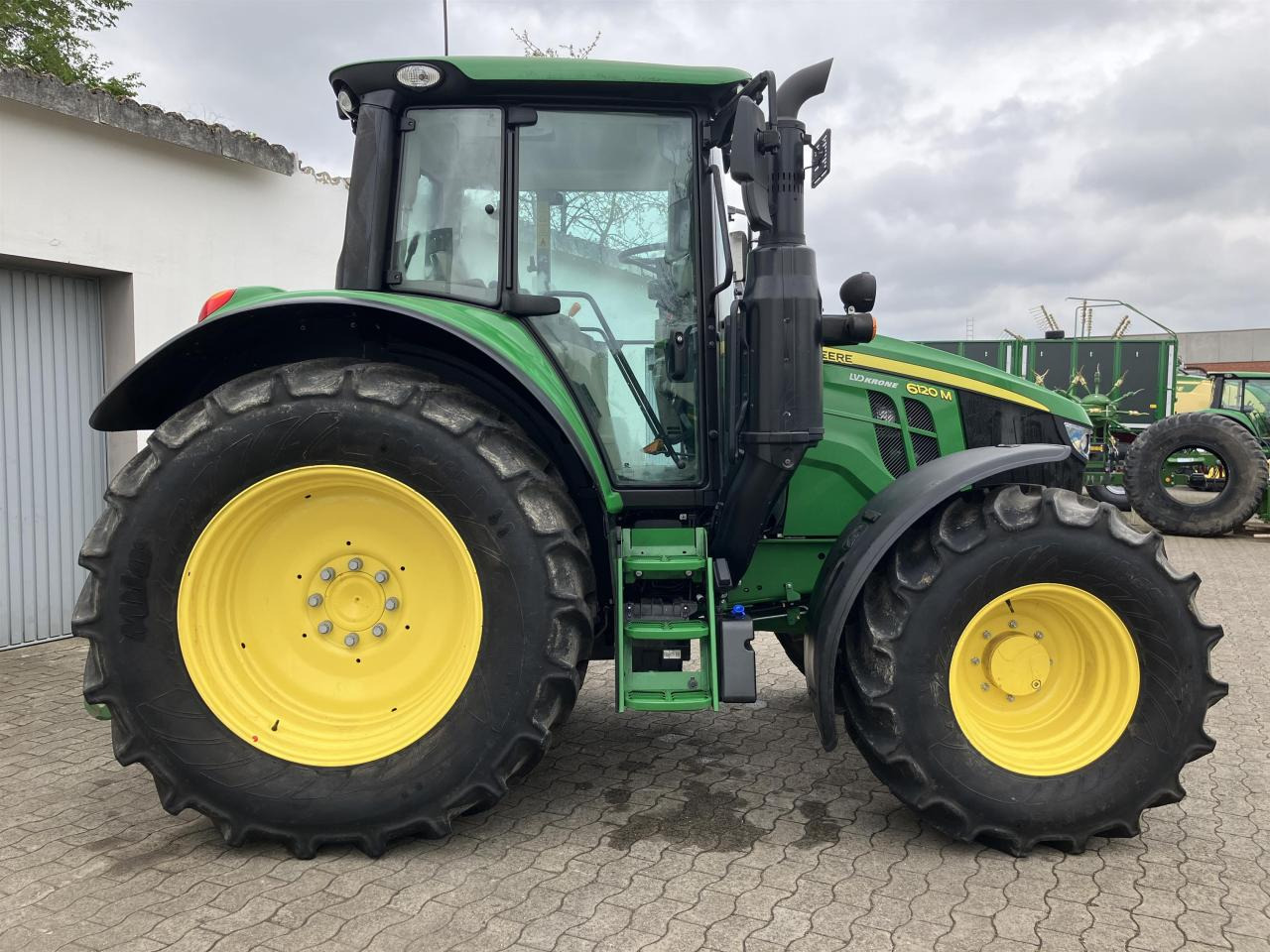 John Deere 6120M - Tracteur agricole: photos 4 John Deere 6120M - Tracteur agricole: photos 4