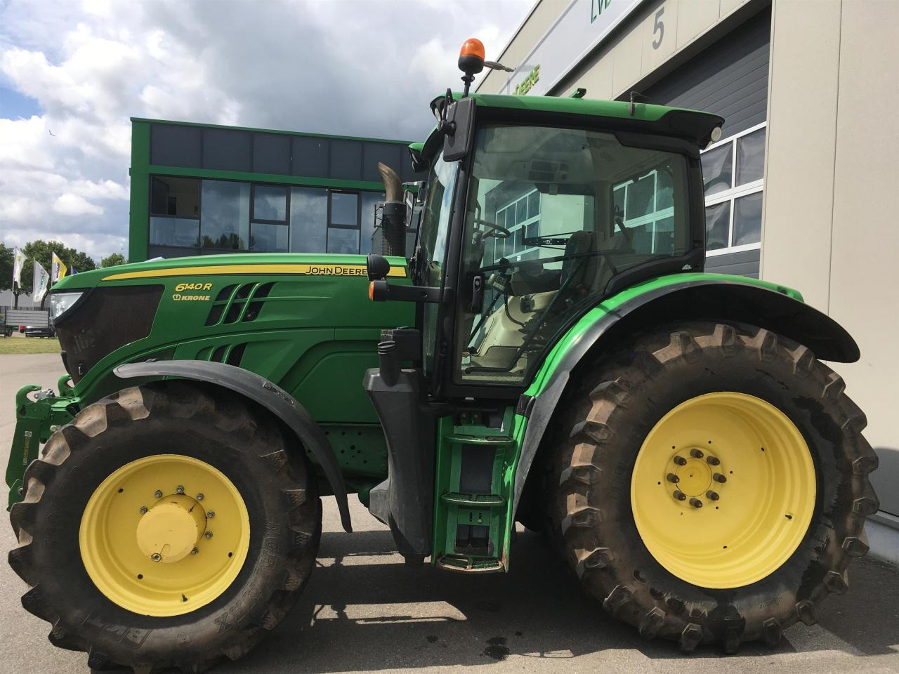 John Deere 6140R - Tracteur agricole: photos 1 John Deere 6140R - Tracteur agricole: photos 1