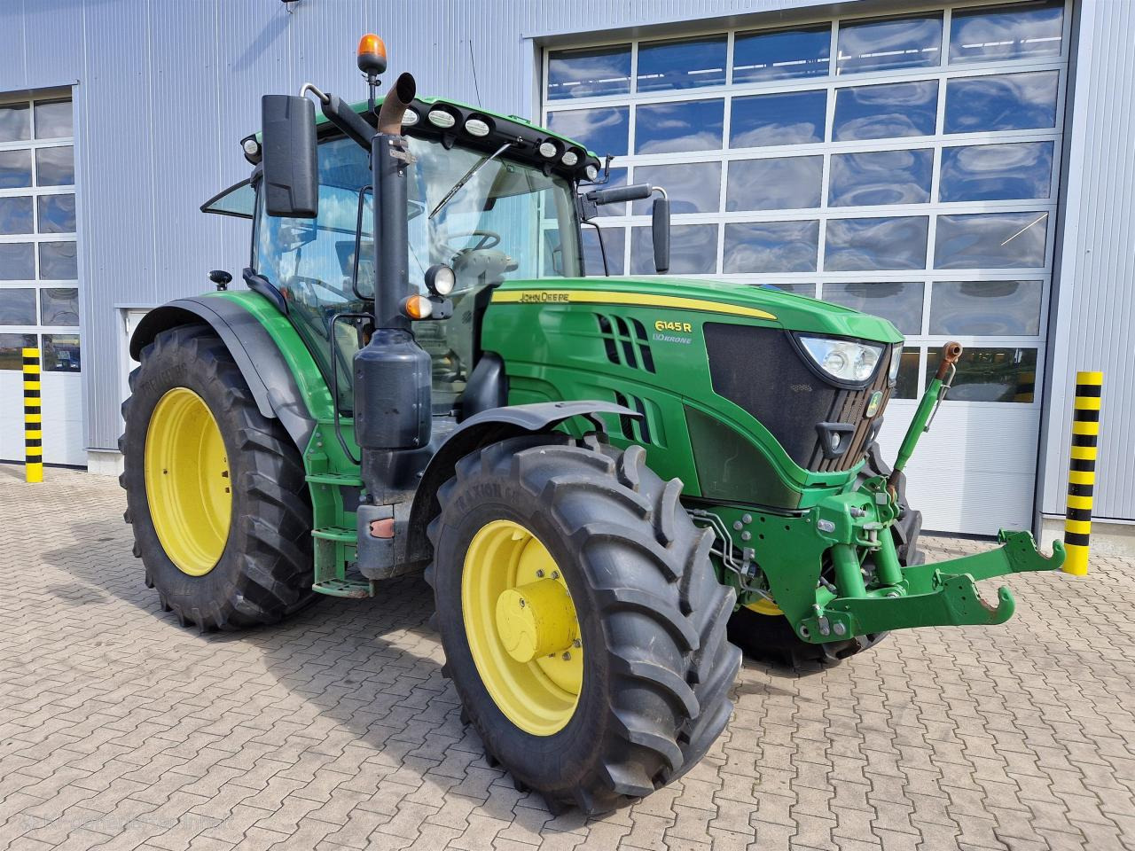 John Deere 6145R - Tracteur agricole: photos 1 John Deere 6145R - Tracteur agricole: photos 1