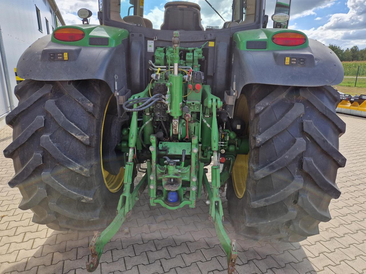John Deere 6145R - Tracteur agricole: photos 4 John Deere 6145R - Tracteur agricole: photos 4