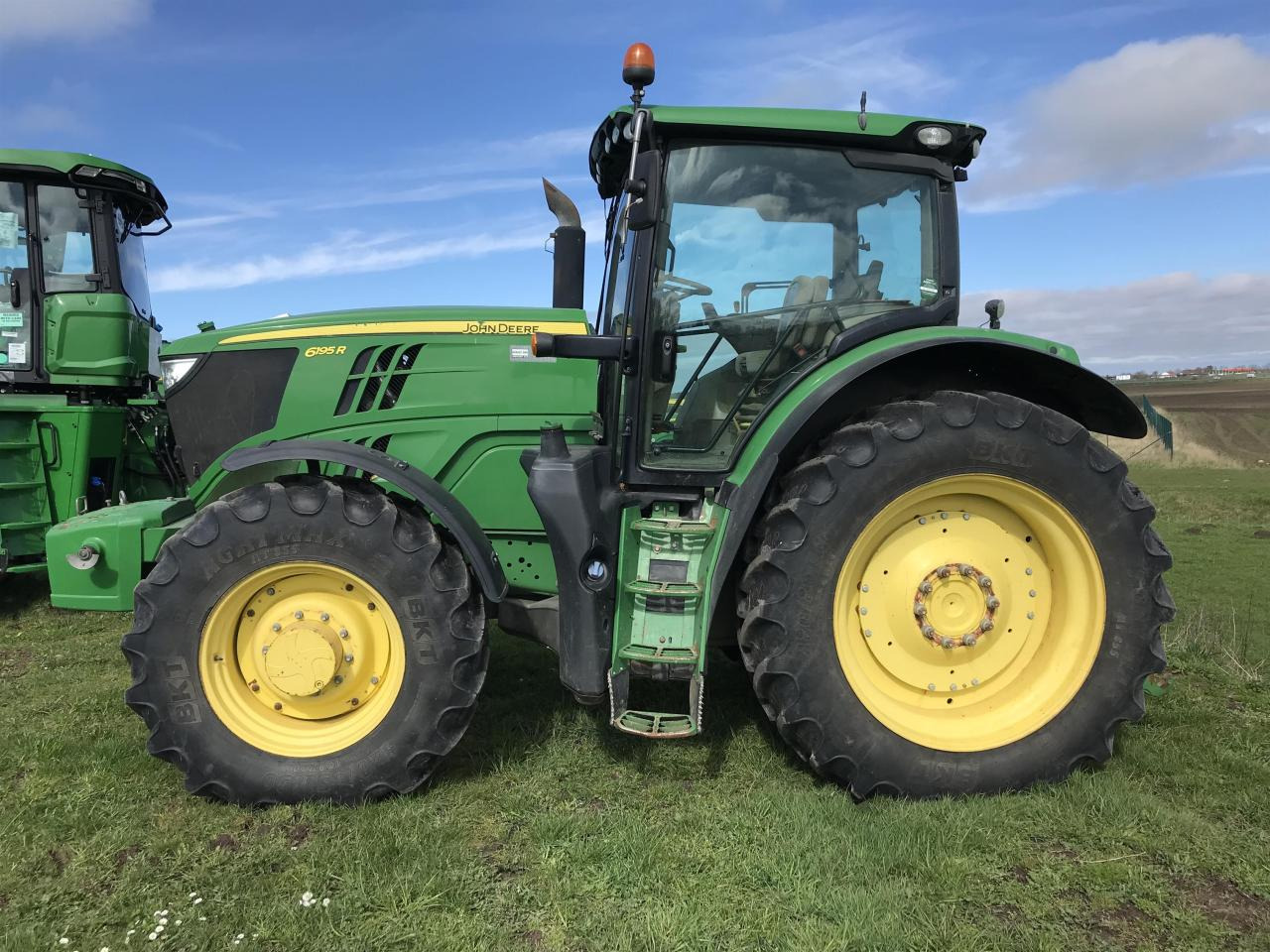 John Deere 6195R - Tracteur agricole: photos 1 John Deere 6195R - Tracteur agricole: photos 1
