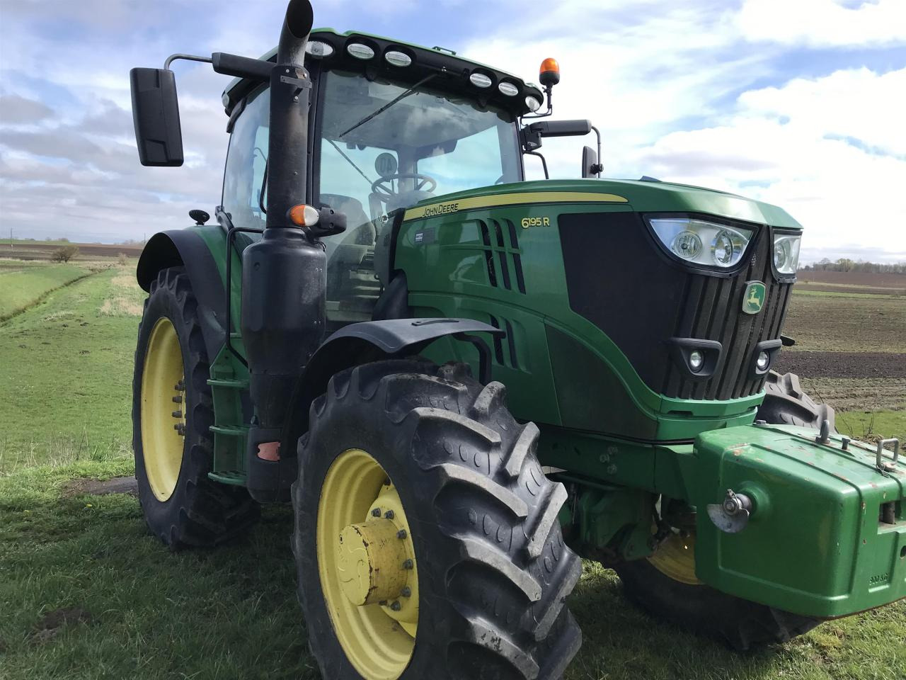 John Deere 6195R - Tracteur agricole: photos 2 John Deere 6195R - Tracteur agricole: photos 2