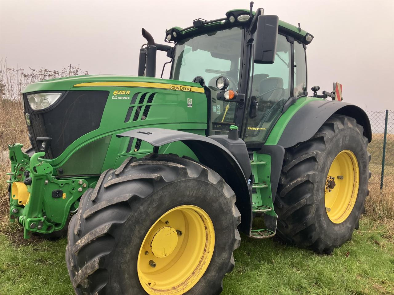 John Deere 6215R - Tracteur agricole: photos 1 John Deere 6215R - Tracteur agricole: photos 1