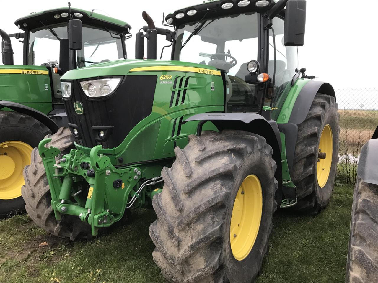John Deere 6215R - Tracteur agricole: photos 1 John Deere 6215R - Tracteur agricole: photos 1
