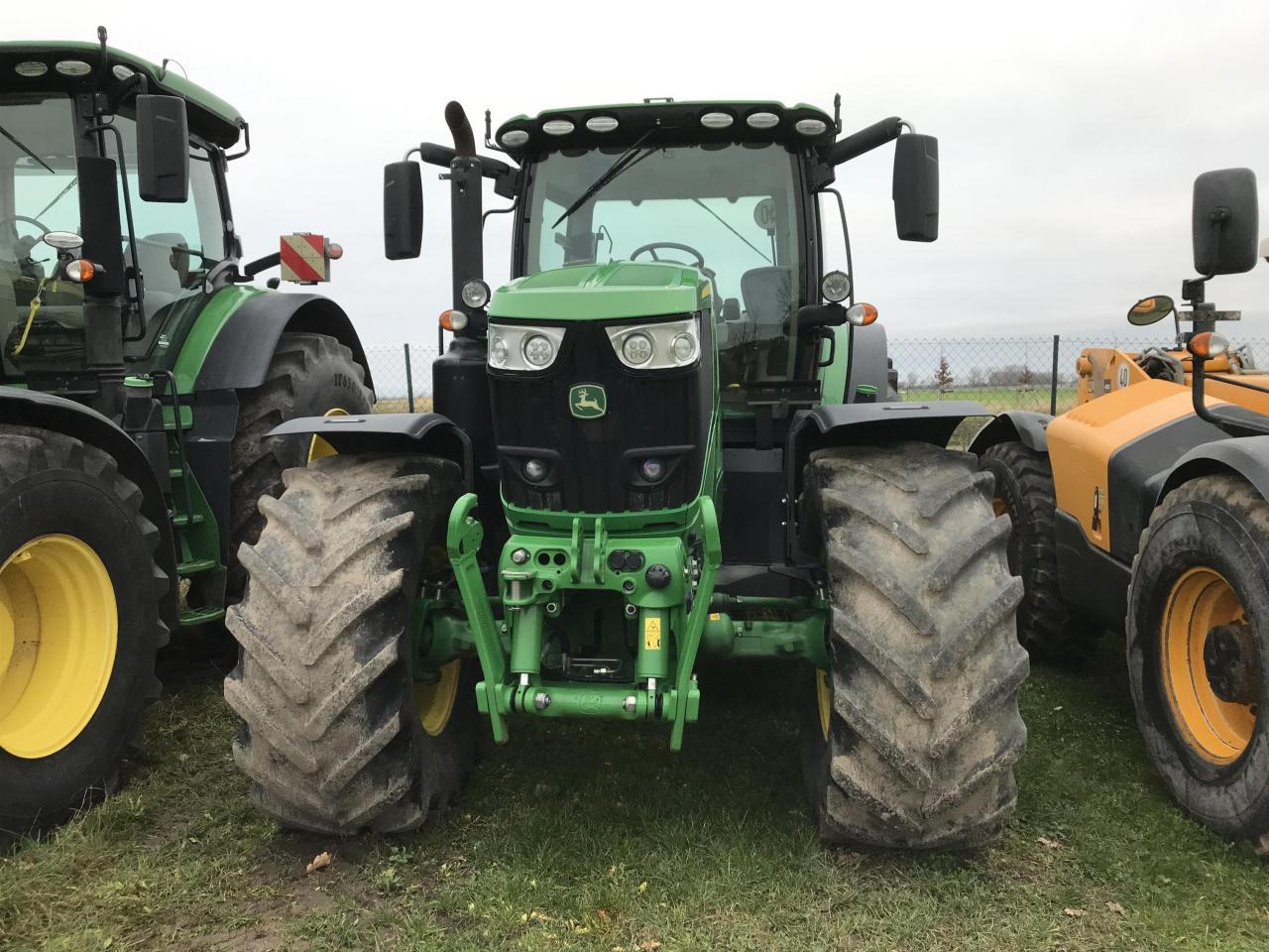 John Deere 6215R - Tracteur agricole: photos 3 John Deere 6215R - Tracteur agricole: photos 3