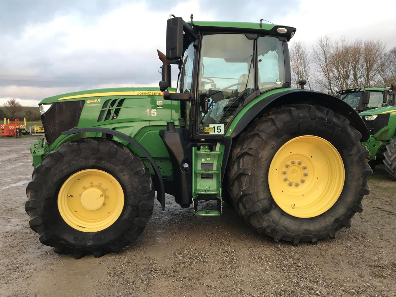 John Deere 6215R - Tracteur agricole: photos 1 John Deere 6215R - Tracteur agricole: photos 1