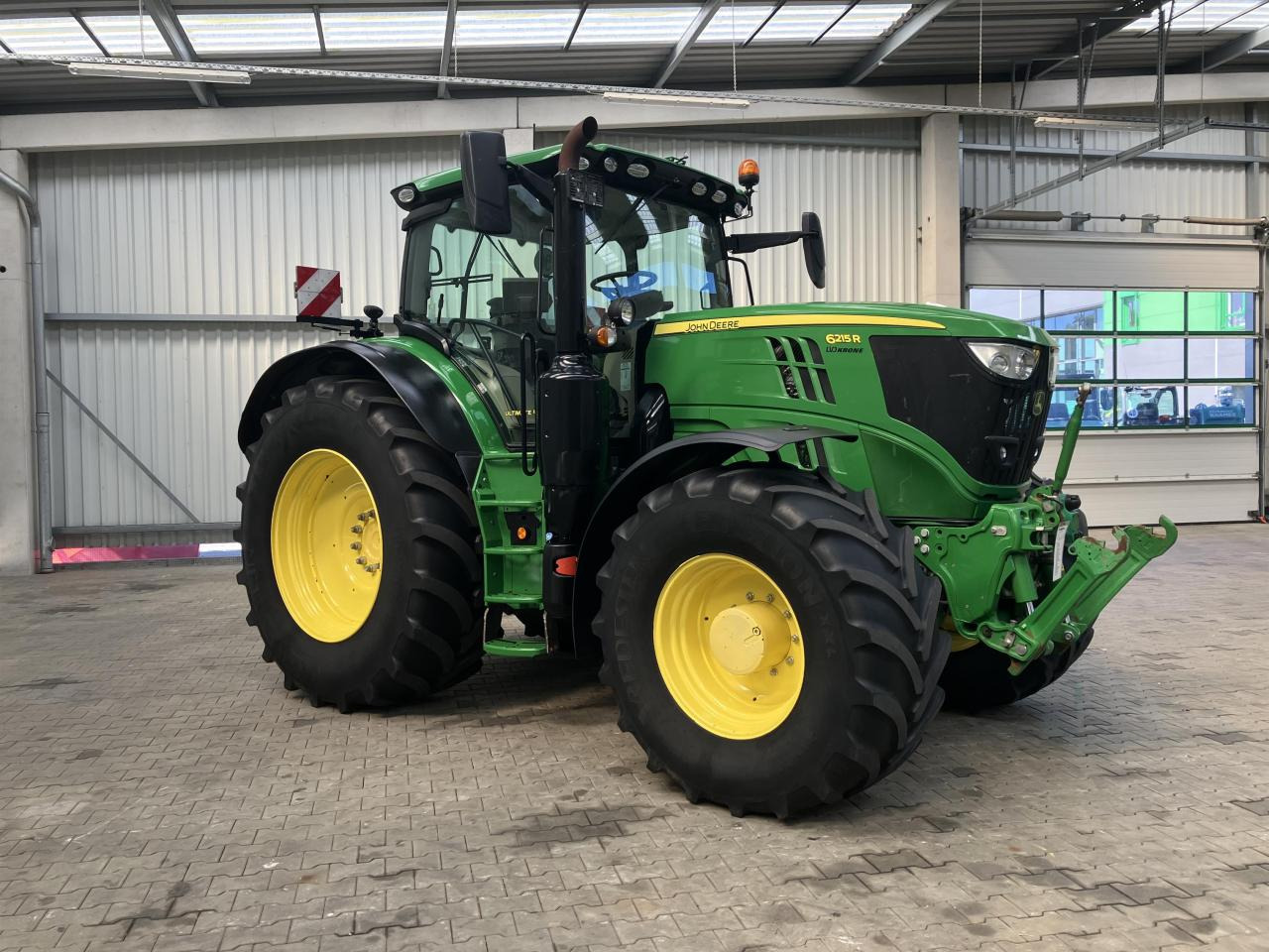 John Deere 6215R - Tracteur agricole: photos 2 John Deere 6215R - Tracteur agricole: photos 2
