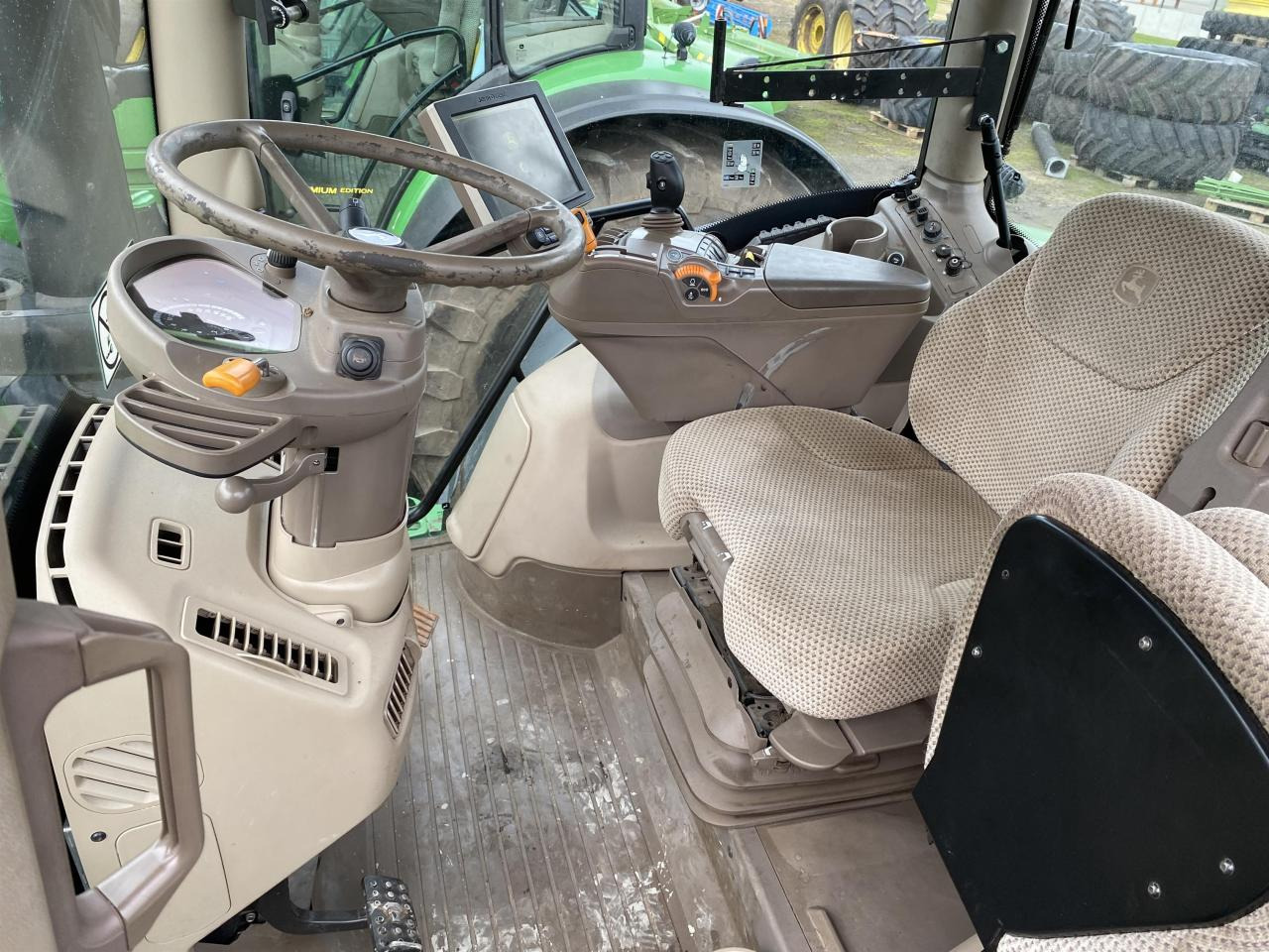 John Deere 6215R - Tracteur agricole: photos 5 John Deere 6215R - Tracteur agricole: photos 5