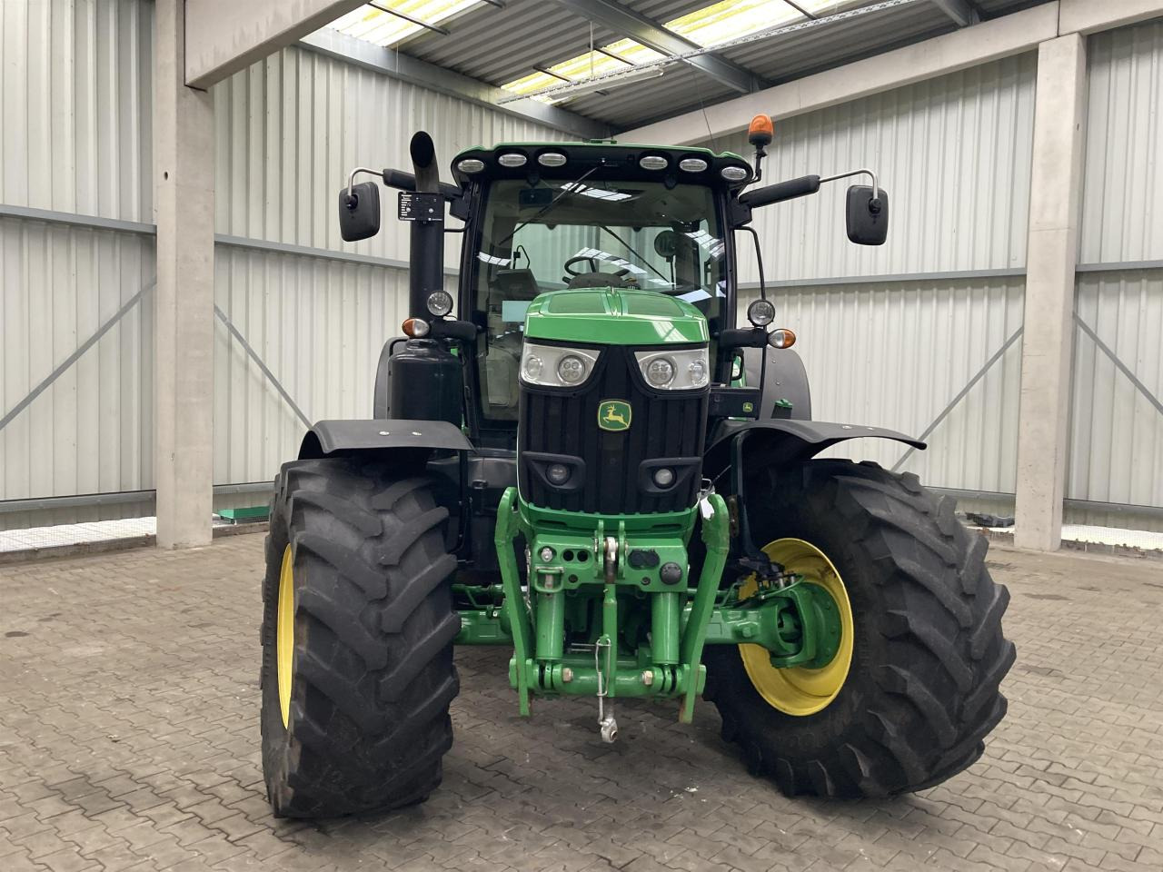 John Deere 6215R - Tracteur agricole: photos 3 John Deere 6215R - Tracteur agricole: photos 3