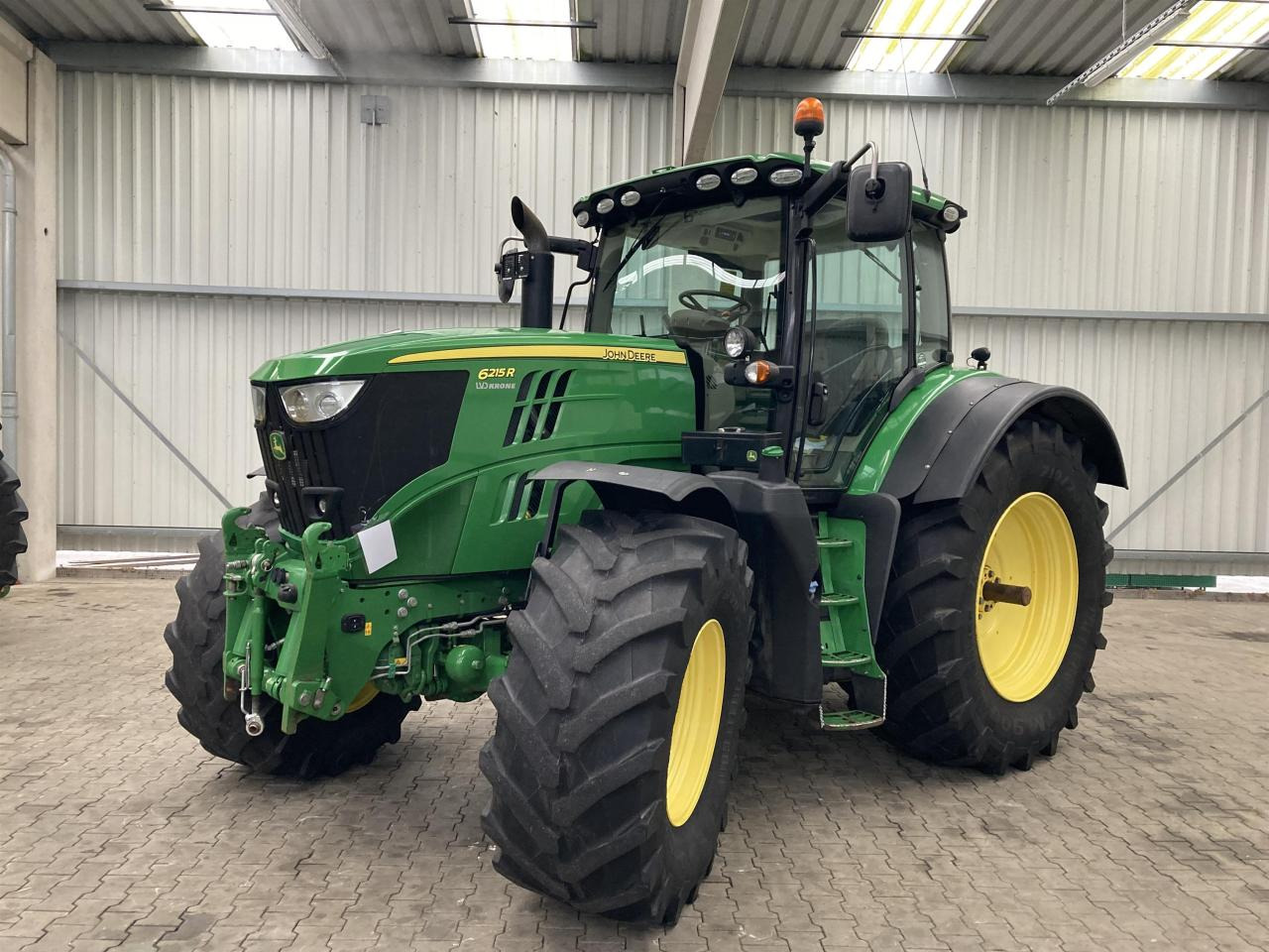 John Deere 6215R - Tracteur agricole: photos 1 John Deere 6215R - Tracteur agricole: photos 1