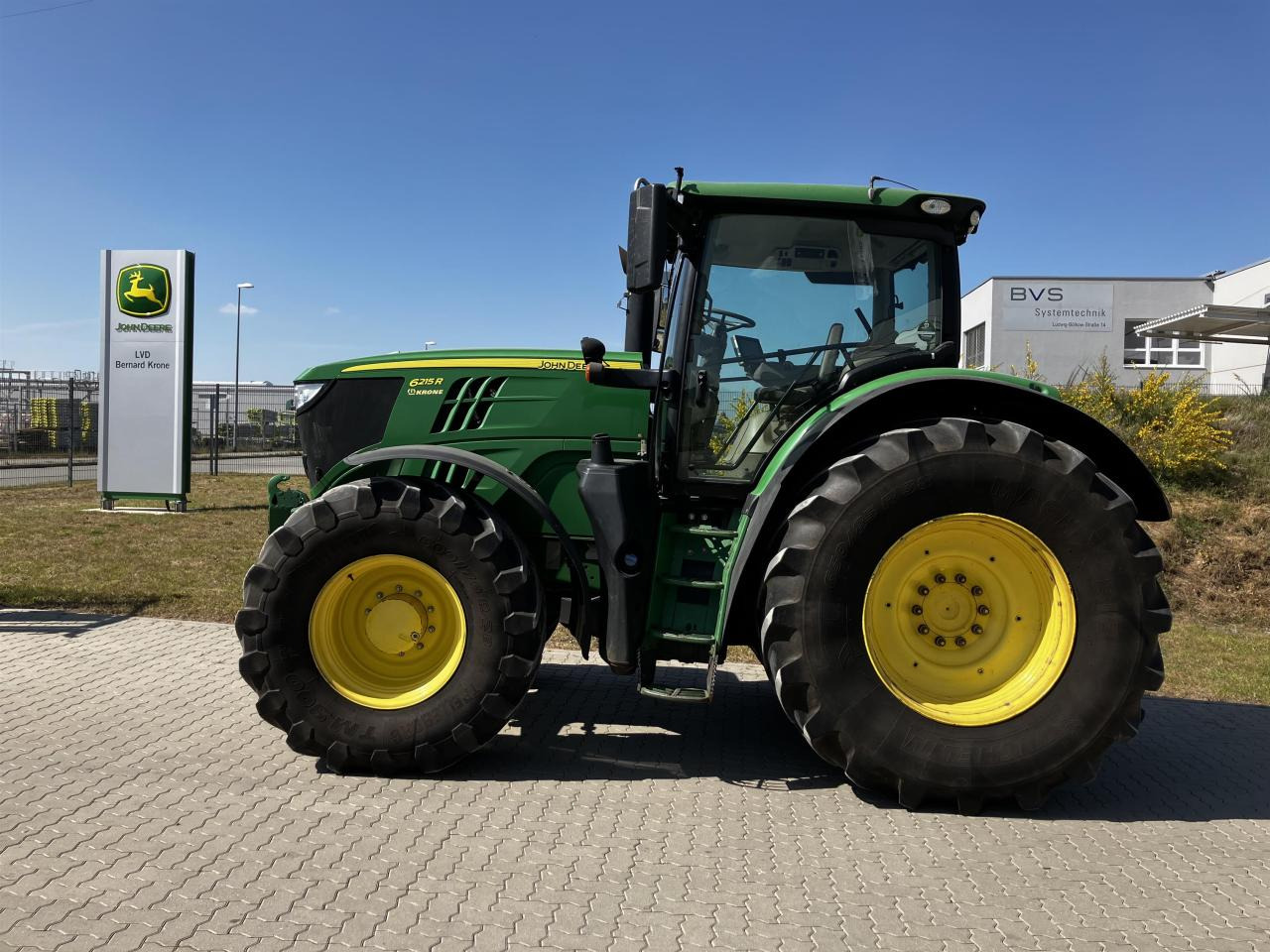 John Deere 6215R - Tracteur agricole: photos 1 John Deere 6215R - Tracteur agricole: photos 1