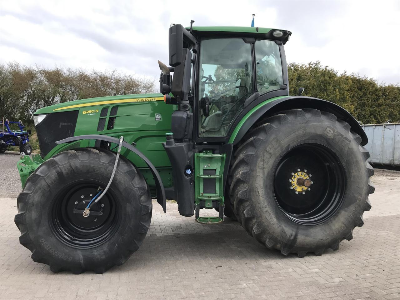 John Deere 6250R - Tracteur agricole: photos 1 John Deere 6250R - Tracteur agricole: photos 1