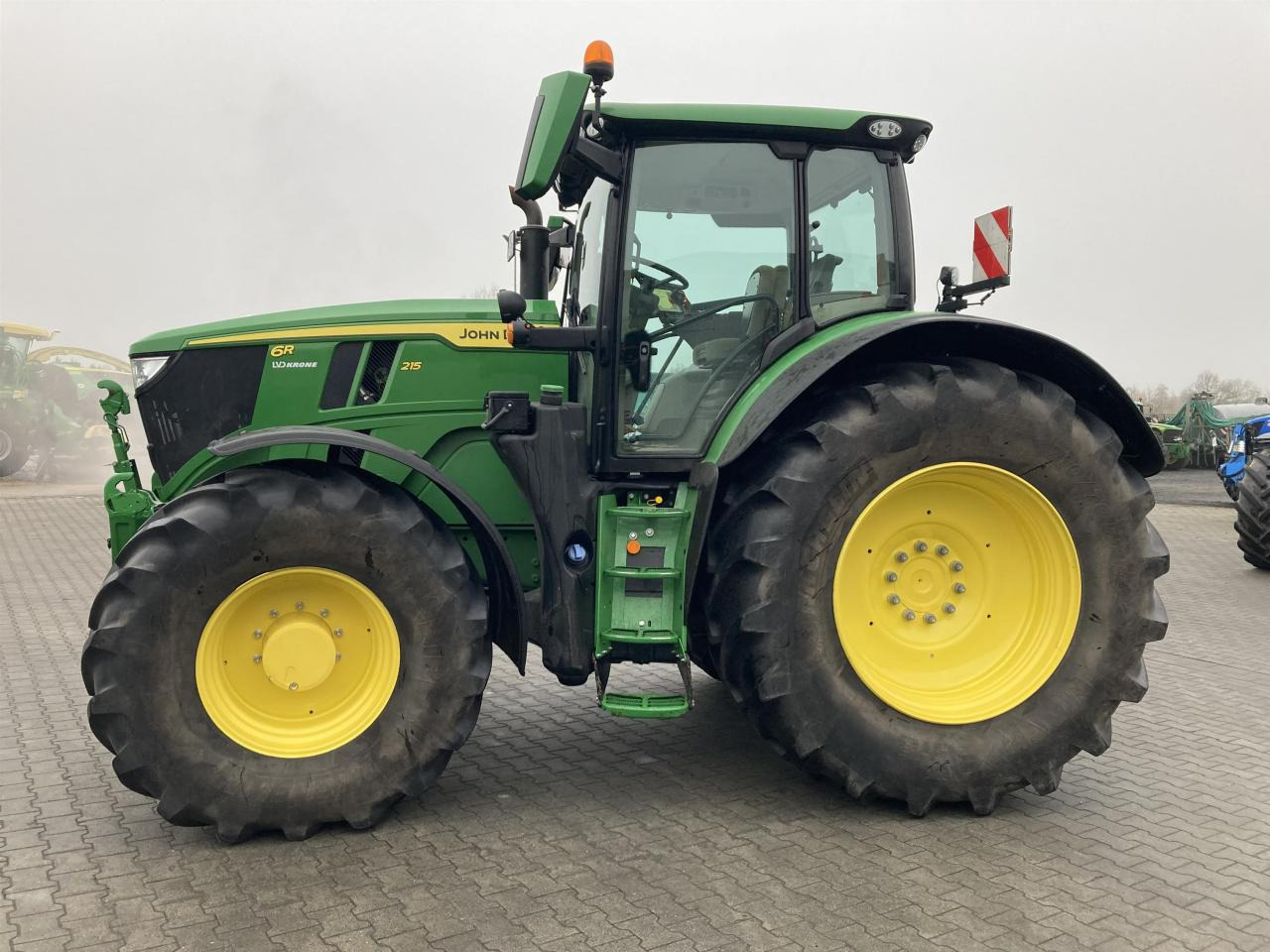 John Deere 6R 215 - Tracteur agricole: photos 2 John Deere 6R 215 - Tracteur agricole: photos 2