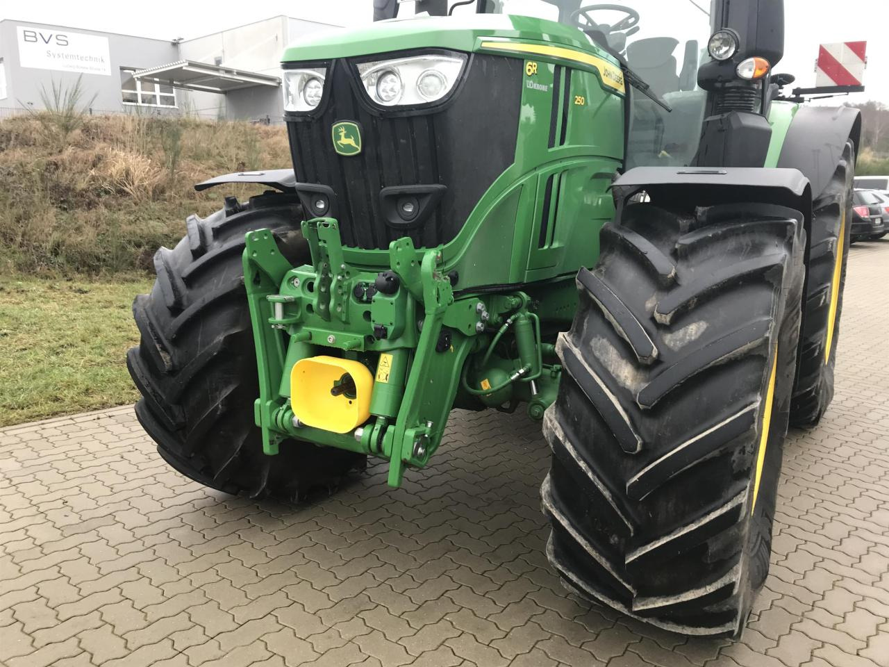 John Deere 6R 250 - Tracteur agricole: photos 4 John Deere 6R 250 - Tracteur agricole: photos 4