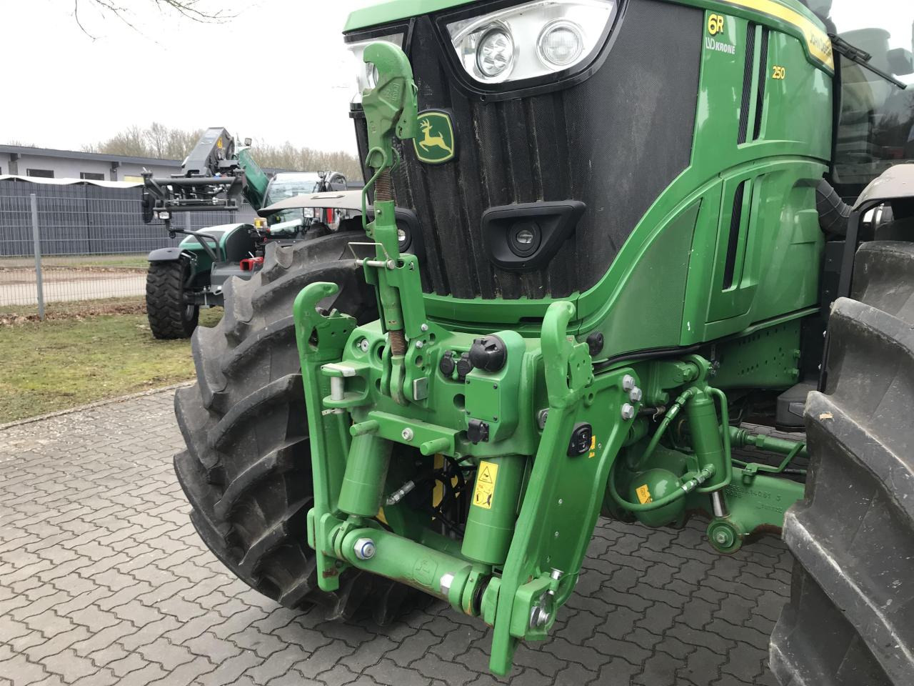 John Deere 6R 250 - Tracteur agricole: photos 4 John Deere 6R 250 - Tracteur agricole: photos 4
