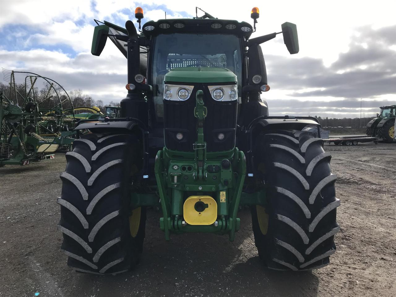 John Deere 6R 250 - Tracteur agricole: photos 3 John Deere 6R 250 - Tracteur agricole: photos 3