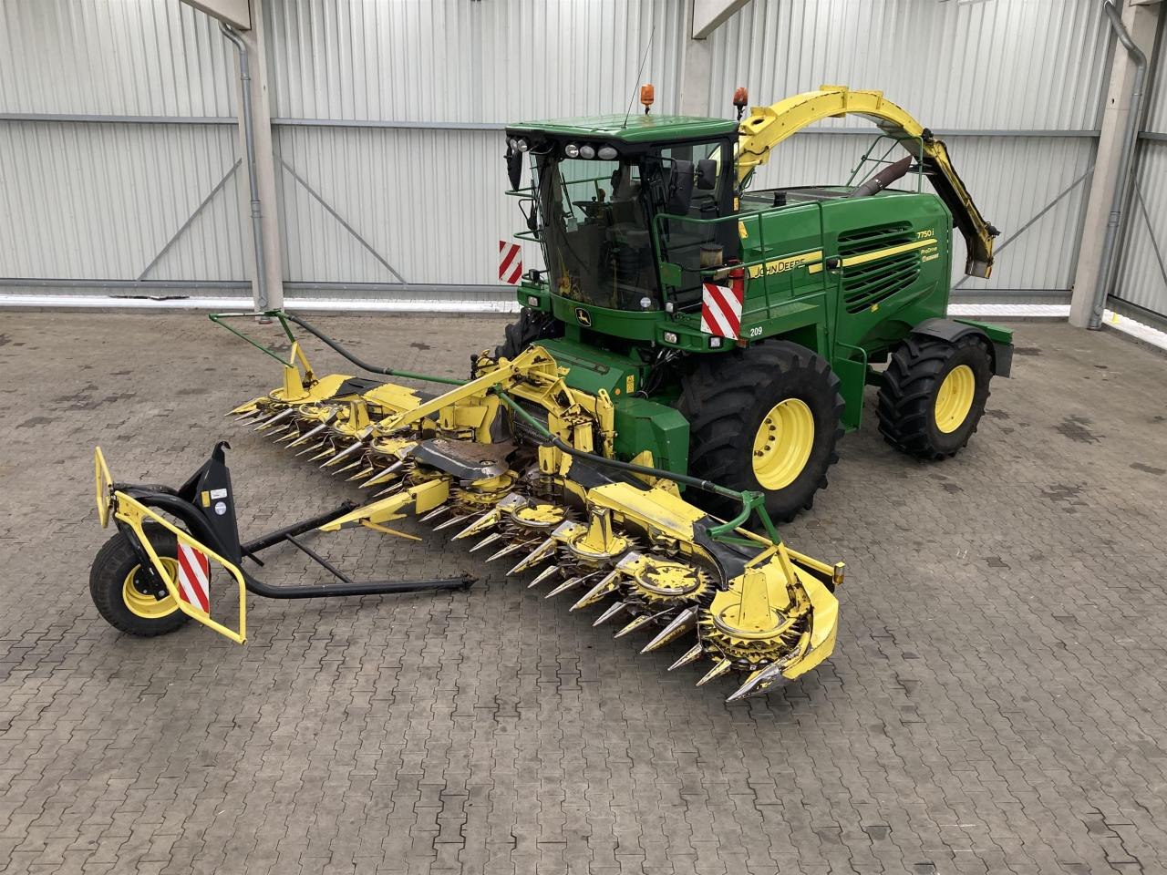 John Deere 7750i - Ensileuse: photos 1 John Deere 7750i - Ensileuse: photos 1