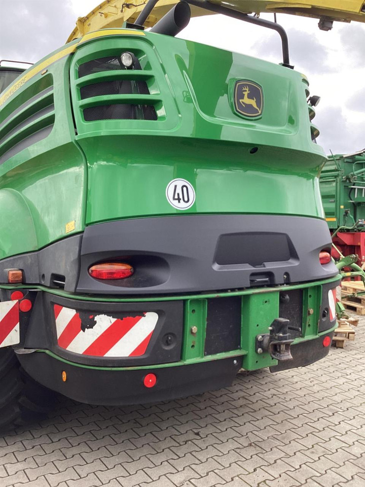 John Deere 8300 - Ensileuse: photos 5 John Deere 8300 - Ensileuse: photos 5