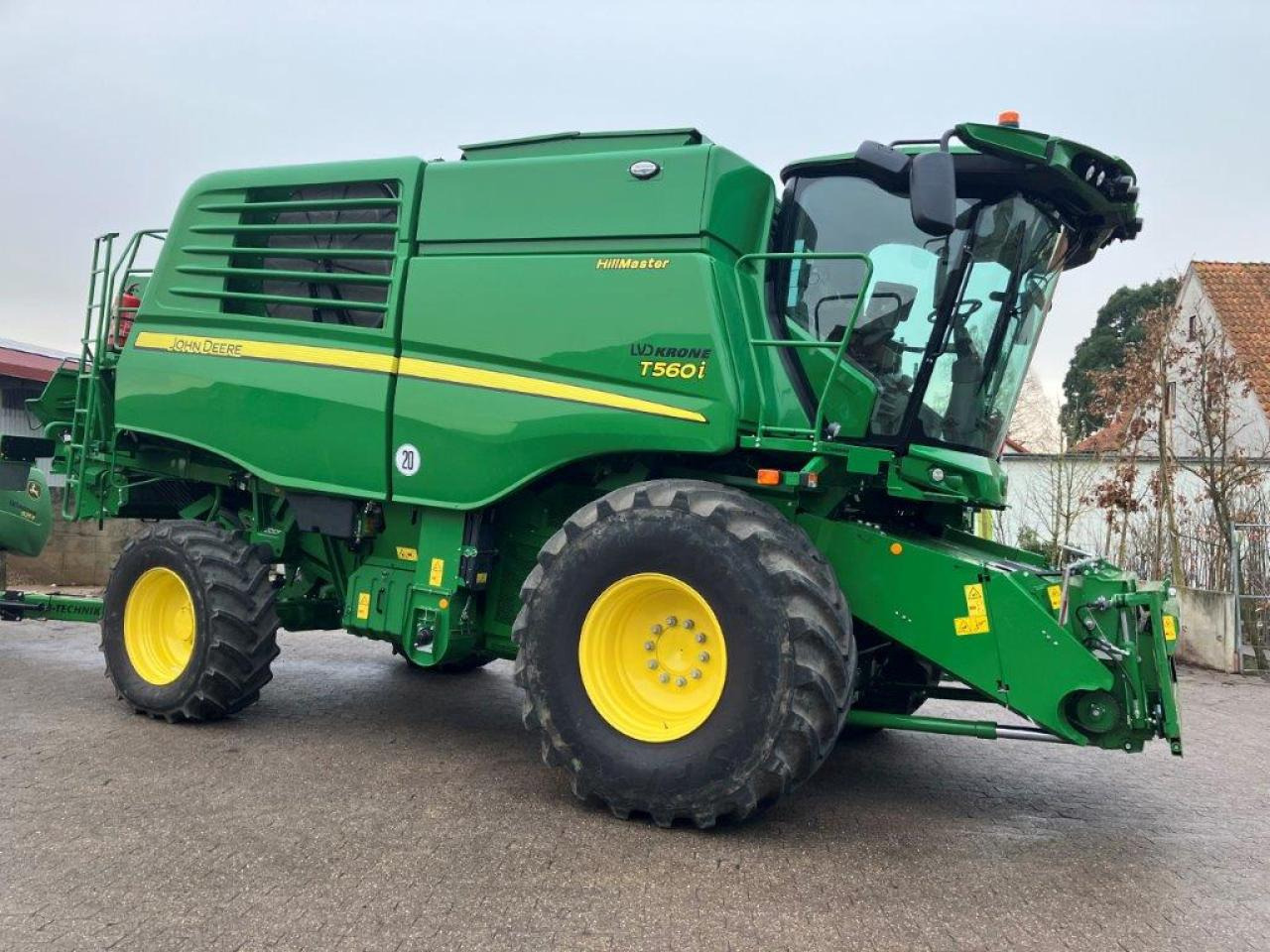 John Deere T560 Hillmaster - Moissonneuse-batteuse: photos 1 John Deere T560 Hillmaster - Moissonneuse-batteuse: photos 1