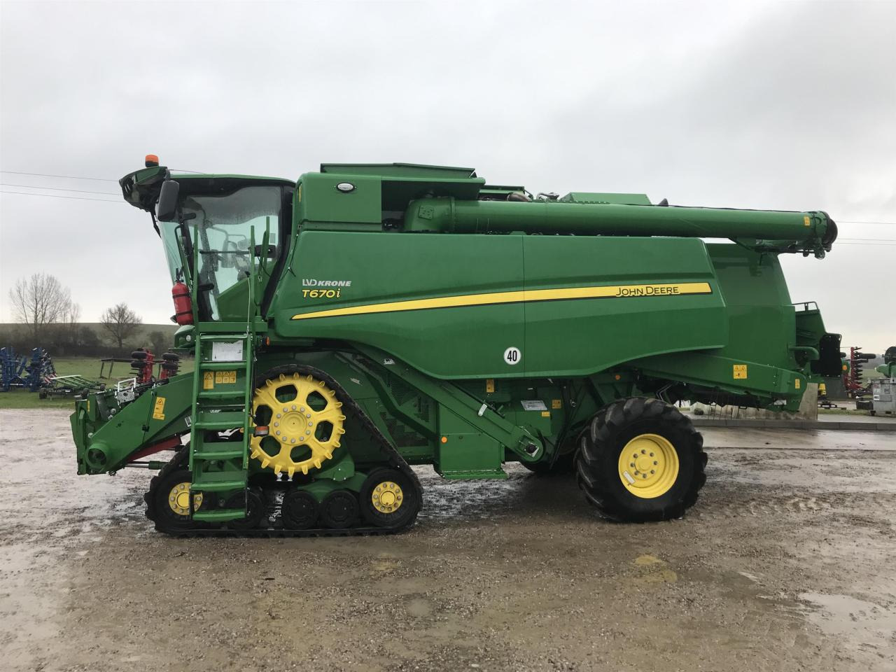 John Deere T670 - Moissonneuse-batteuse: photos 1 John Deere T670 - Moissonneuse-batteuse: photos 1