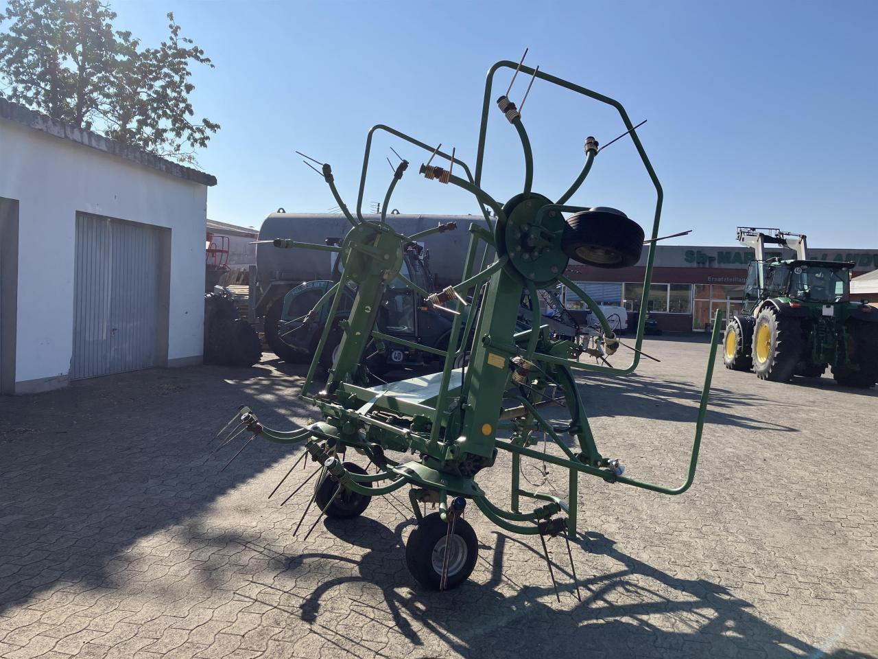 Krone KW 5.52/4x7 - Faneuse: photos 4 Krone KW 5.52/4x7 - Faneuse: photos 4