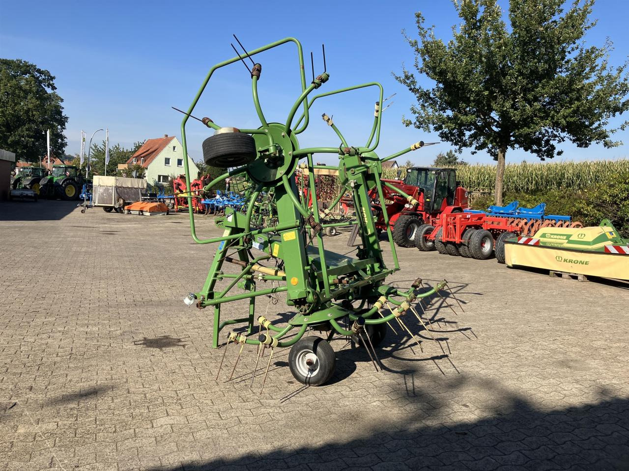 Krone KW 5.52/4x7 - Faneuse: photos 2 Krone KW 5.52/4x7 - Faneuse: photos 2