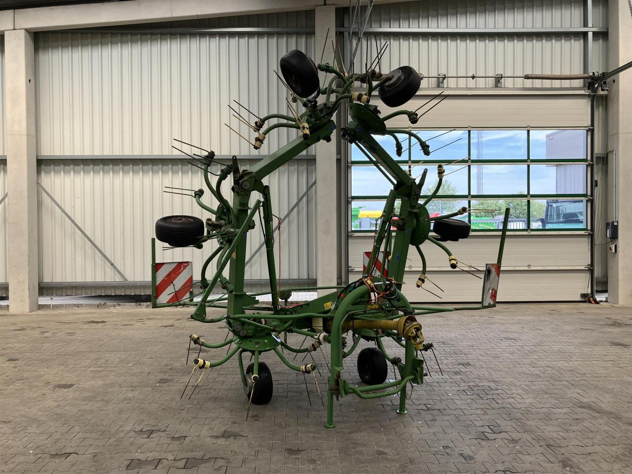Krone KW 7.70/6x7 - Faneuse: photos 2 Krone KW 7.70/6x7 - Faneuse: photos 2