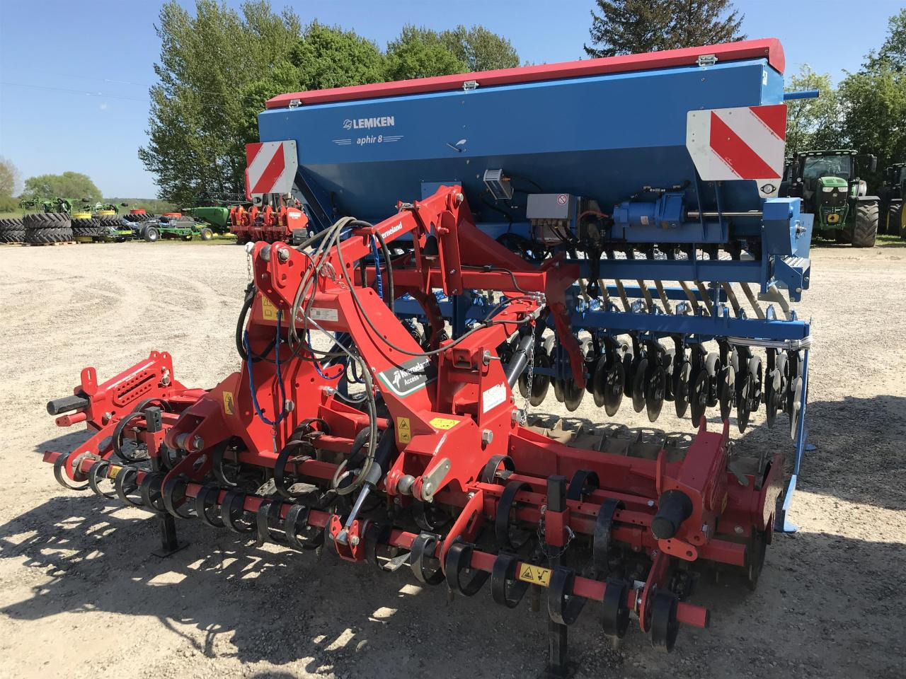 Lemken Saphir 8 Autoload - Semoir: photos 1 Lemken Saphir 8 Autoload - Semoir: photos 1