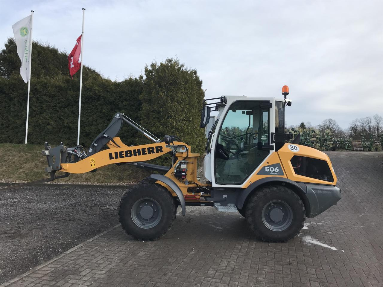 Liebherr 506 Compact - Chargeuse sur pneus: photos 1 Liebherr 506 Compact - Chargeuse sur pneus: photos 1
