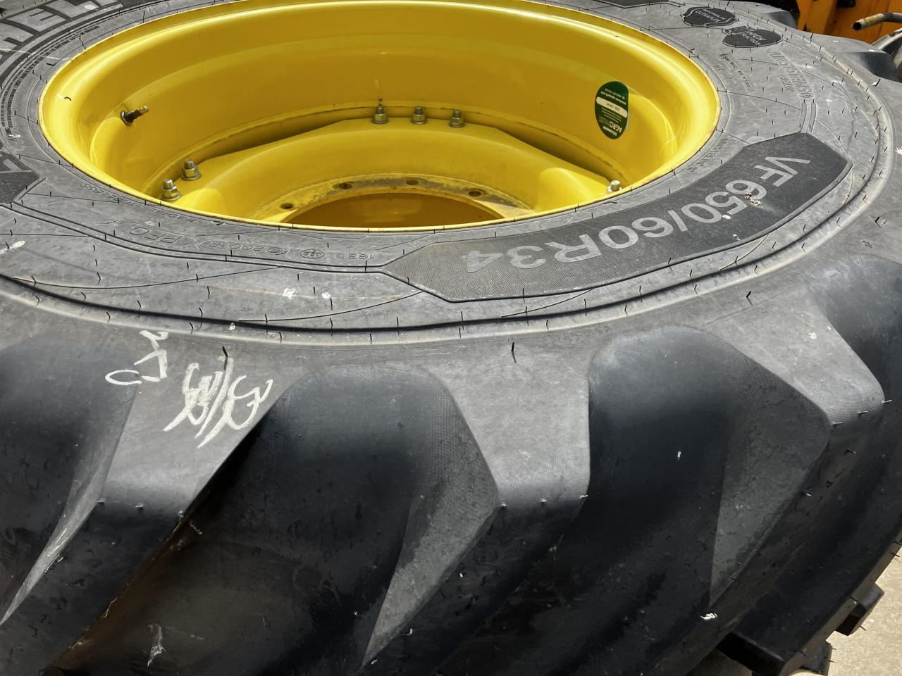 Michelin 650/60R34 VF - Pneu pour Machine agricole: photos 3 Michelin 650/60R34 VF - Pneu pour Machine agricole: photos 3