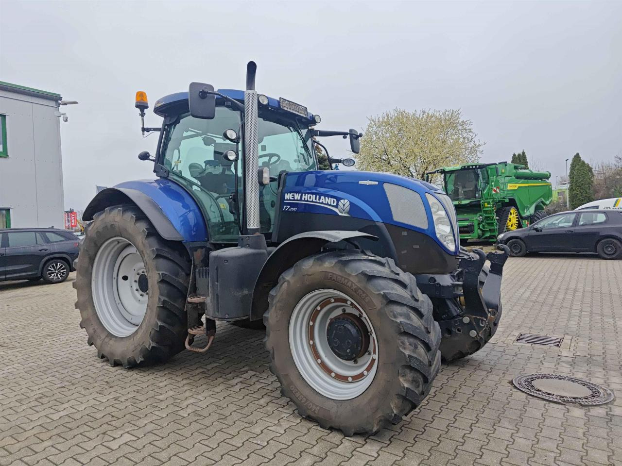 New Holland T7.200 - Tracteur agricole: photos 1 New Holland T7.200 - Tracteur agricole: photos 1