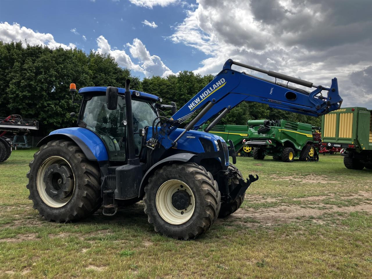 New Holland T7.270 - Tracteur agricole: photos 2 New Holland T7.270 - Tracteur agricole: photos 2