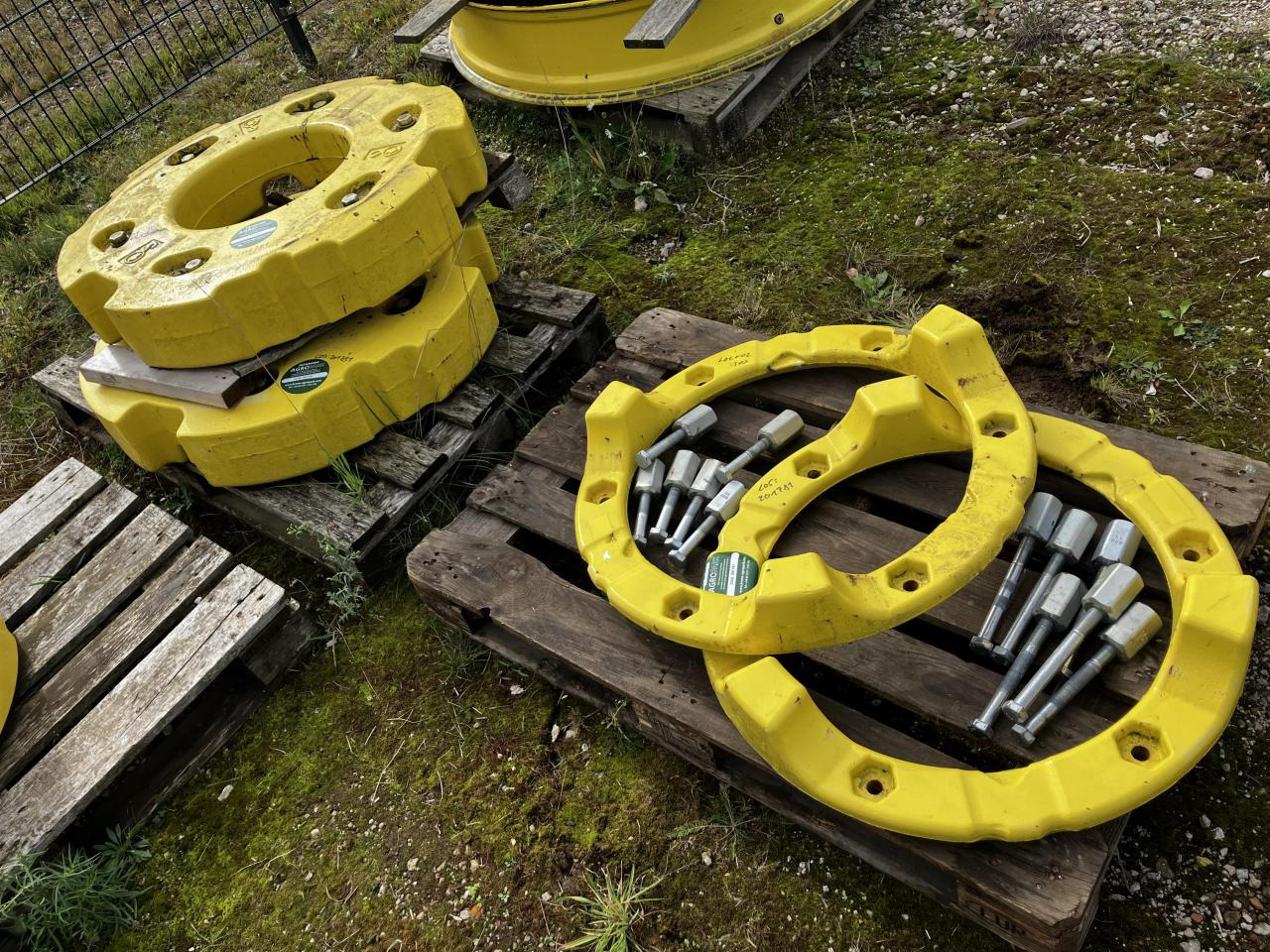 John Deere 70 kg + 530 kg - Pièces de rechange pour Machine agricole: photos 1 John Deere 70 kg + 530 kg - Pièces de rechange pour Machine agricole: photos 1