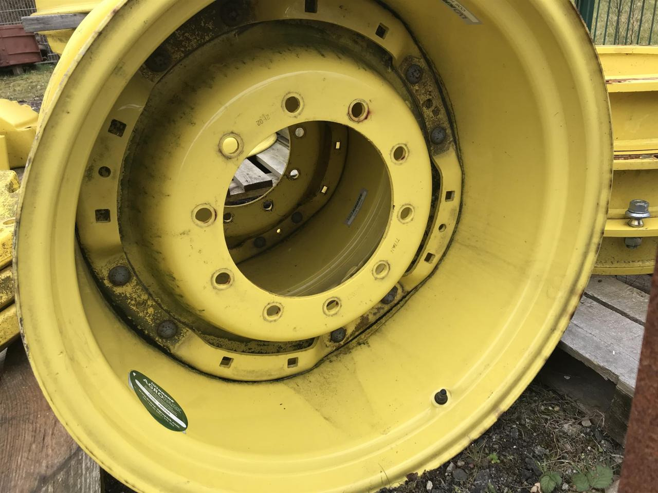 Titan 18x28 - Pneu pour Machine agricole: photos 4 Titan 18x28 - Pneu pour Machine agricole: photos 4