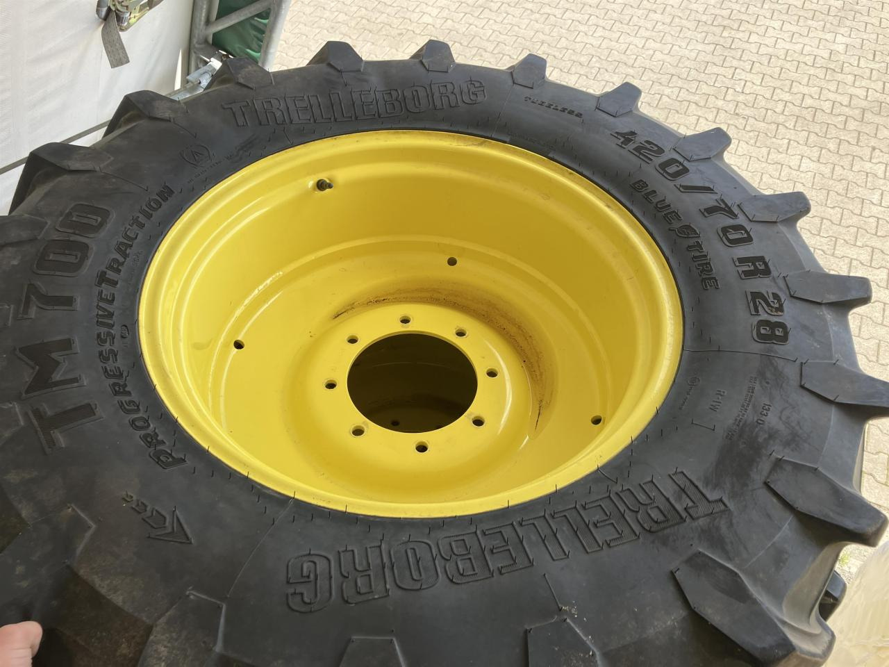 Trelleborg 420/70R28 - Pneu pour Machine agricole: photos 4 Trelleborg 420/70R28 - Pneu pour Machine agricole: photos 4