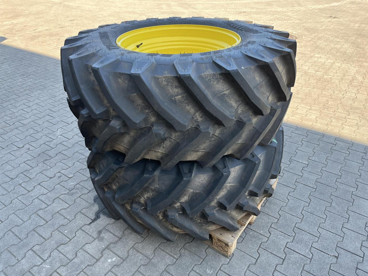 Trelleborg 540/65R28 - Pneu pour Machine agricole: photos 1 Trelleborg 540/65R28 - Pneu pour Machine agricole: photos 1