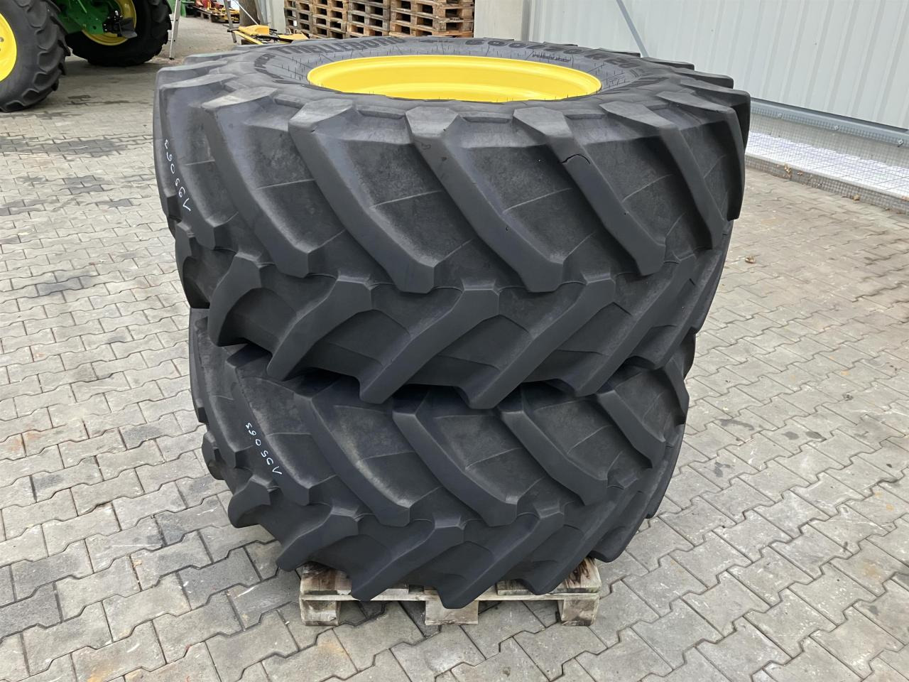 Trelleborg 600/70R28 - Pneu pour Machine agricole: photos 3 Trelleborg 600/70R28 - Pneu pour Machine agricole: photos 3