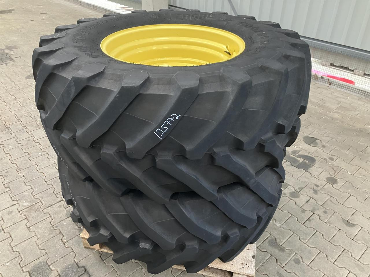 Trelleborg 600/70R30 - Pneu pour Machine agricole: photos 1 Trelleborg 600/70R30 - Pneu pour Machine agricole: photos 1