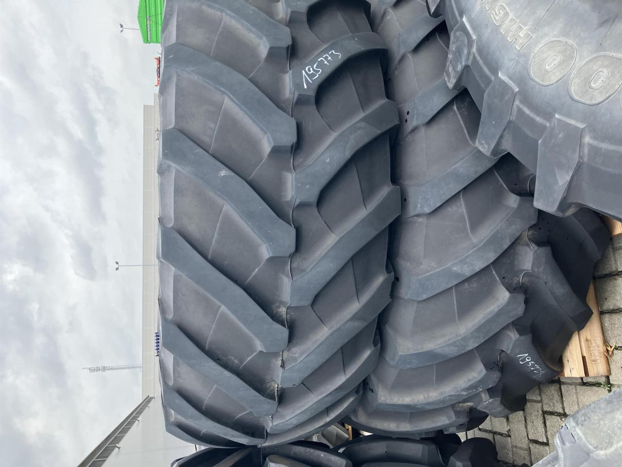Trelleborg 710/75R42 - Pneu pour Machine agricole: photos 2 Trelleborg 710/75R42 - Pneu pour Machine agricole: photos 2
