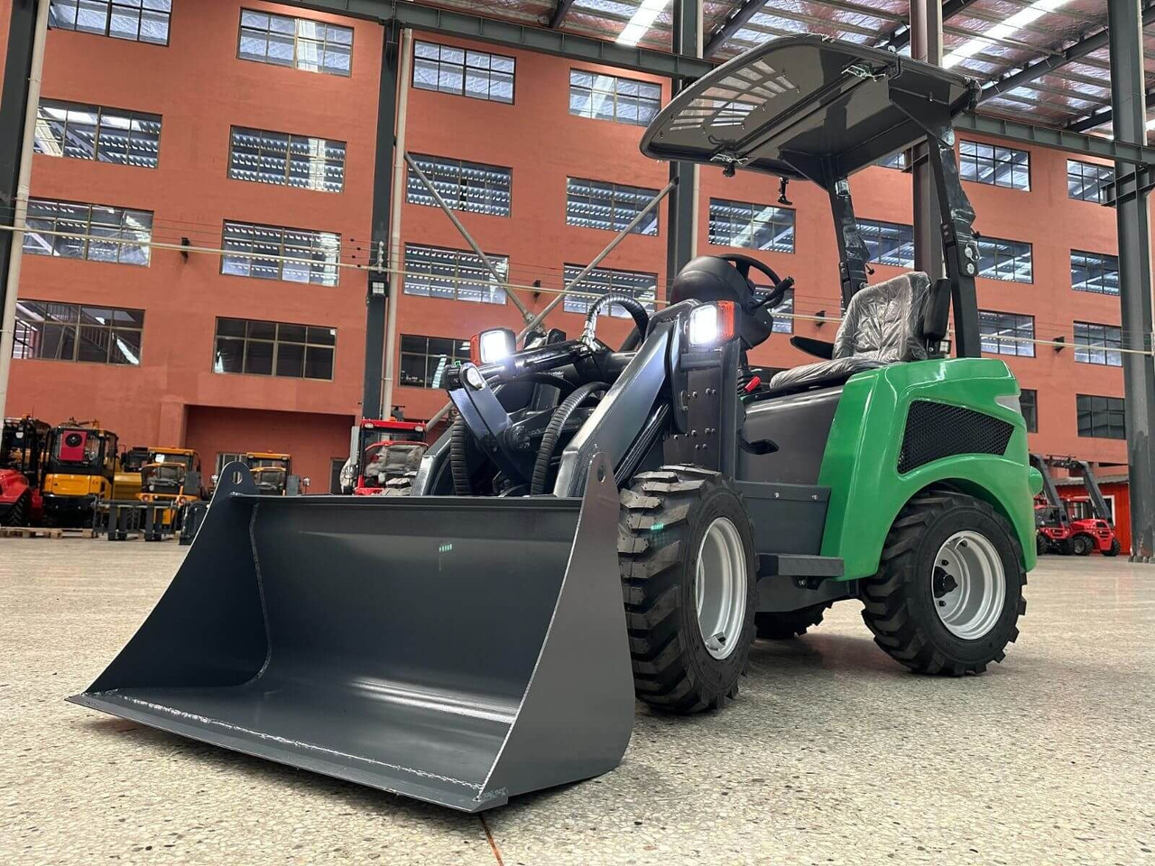 Everun Hoflader elektrisch - Valet de ferme: photos 1 Everun Hoflader elektrisch - Valet de ferme: photos 1